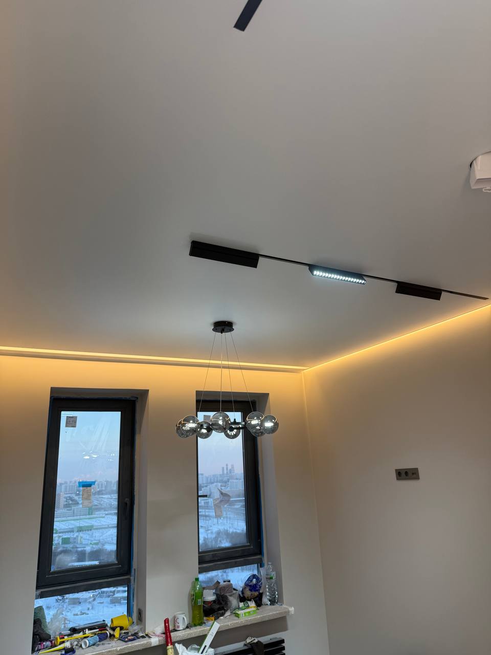 Современная 1-ком квартира с различными технологичными решениями